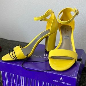 NEW Yellow Heels Size 6 USA